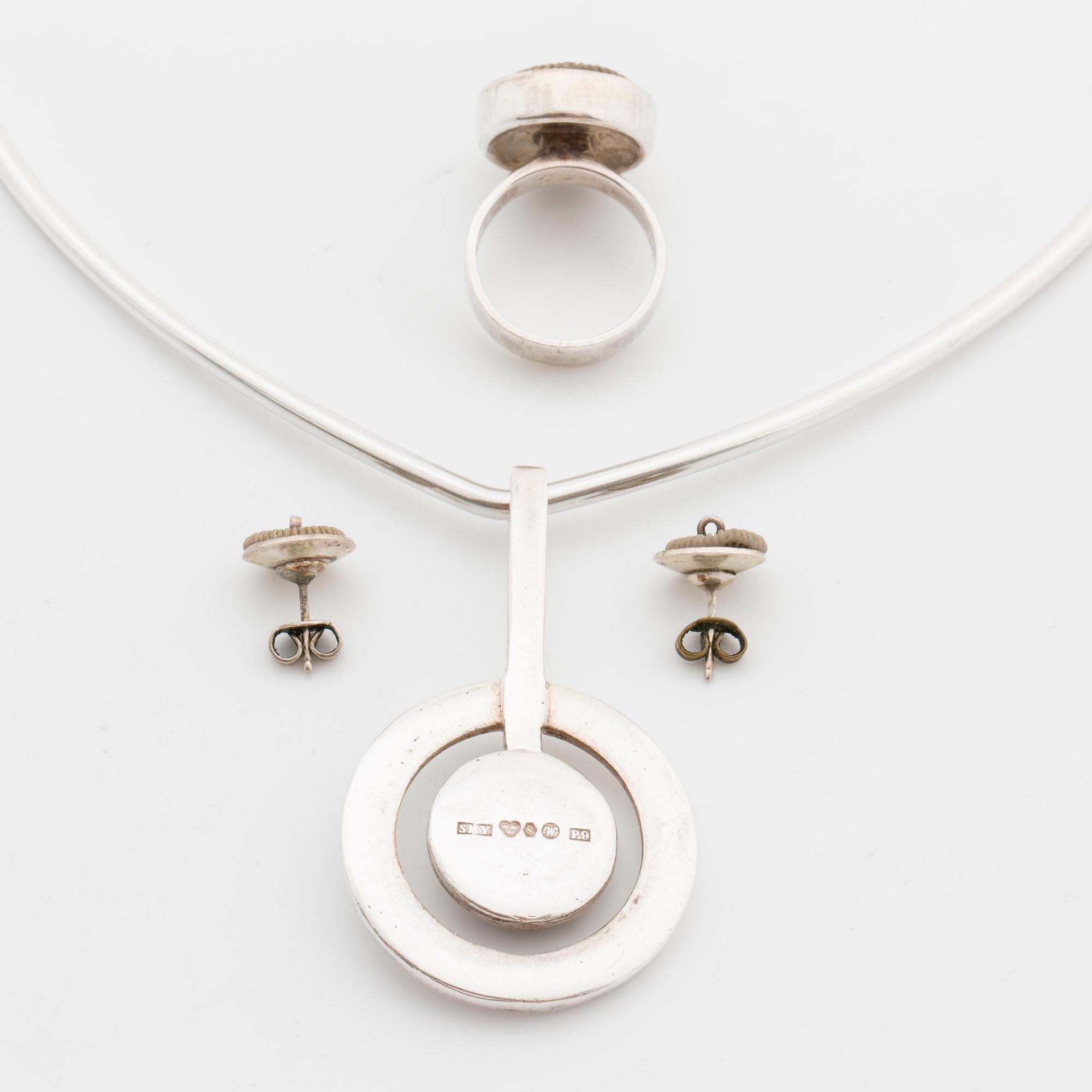 Collier with pendant, earrings and ring, "Fossil", silver with fossil. Ibe Dahlquist.