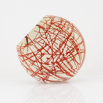 Nicole Ayliffe, vase/sculpture "Optical Drawing", Chilli red, own studio, Adelaide, Australia, 21st century.