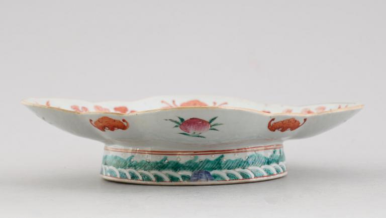 SKÅL PÅ FOT, porslin, Kina, 1800-tal.
