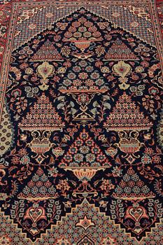 A rug, semi-antique, Kashan, ca 206,5 x 134,5 cm.