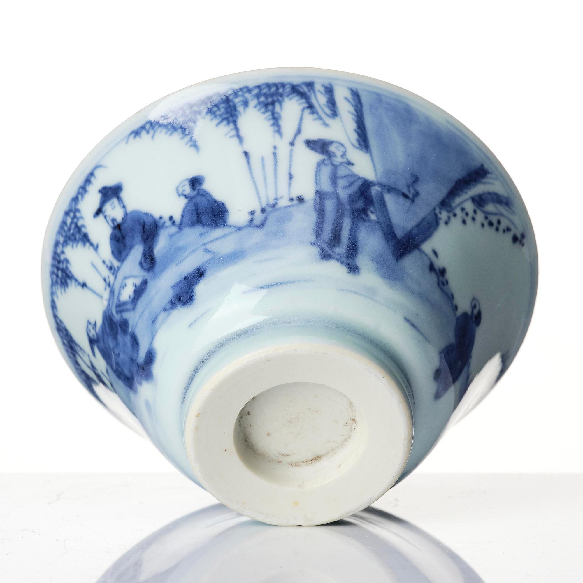 A small blue and white conical bowl, Tianqi/Chongzhen (1635-1650).