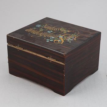 A German music box, Symphonion Simplex. Late 19th century.