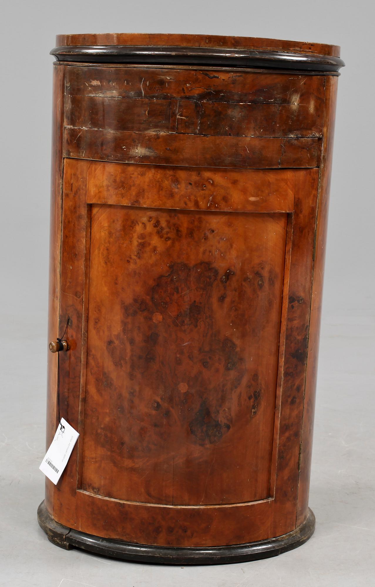 KOLONNSKÅP, 1800-tal.