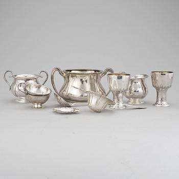 PARTI SILVER, silver 10 st, bland annat sockerskål av CG Hallberg, Stockholm. Vikt ca 805 g.
