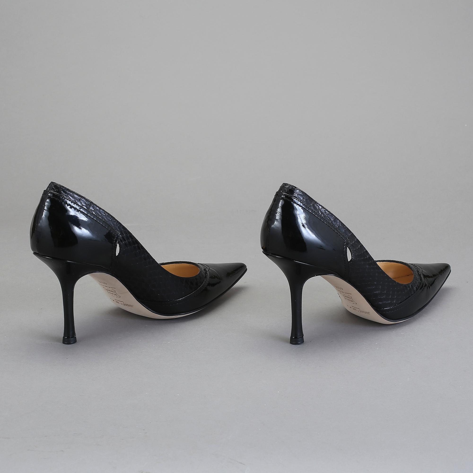 SKOR, Jimmy Choo.