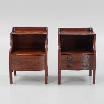 Pottskåp, 2 st, mahogny, snarlika, 1800-tal, England.
