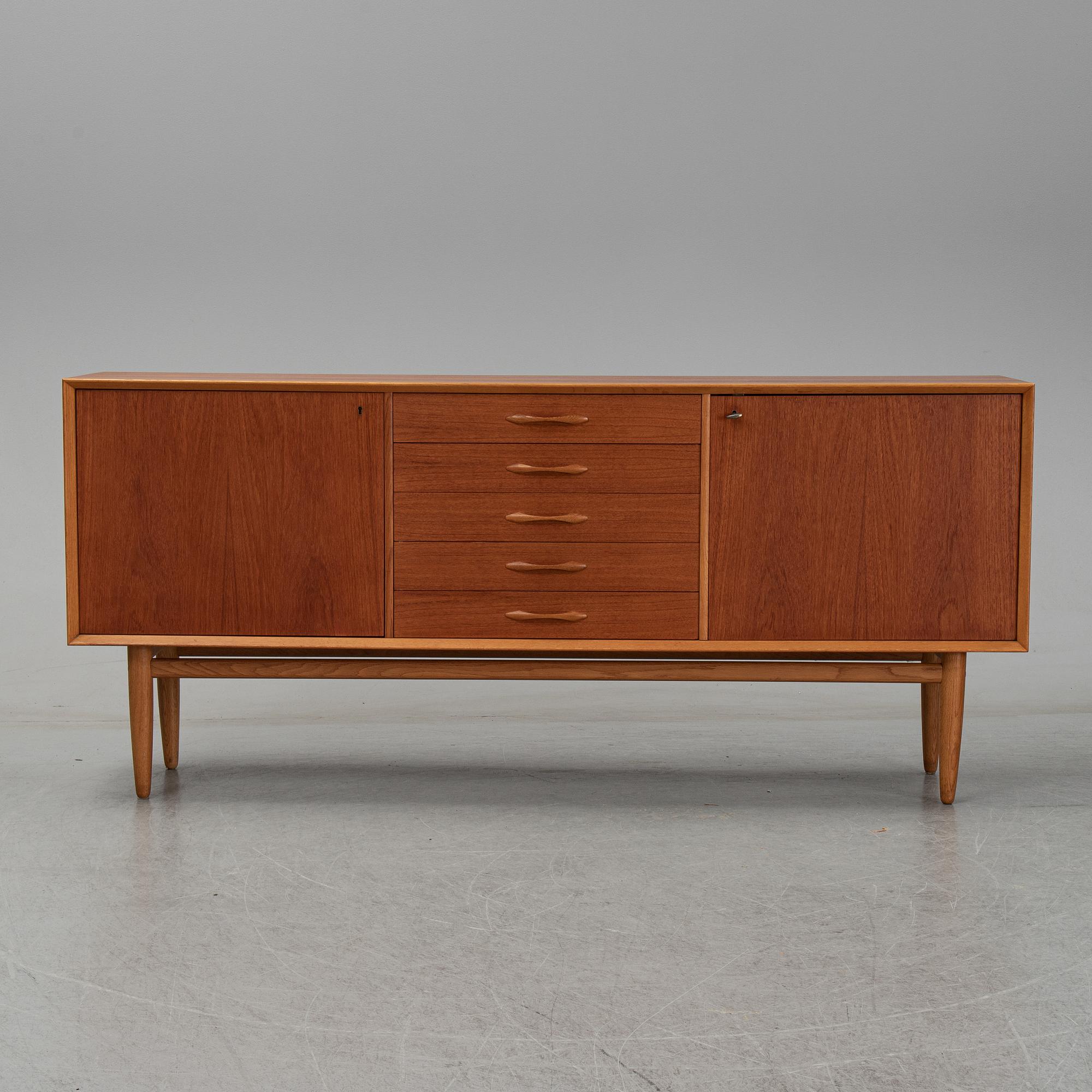 SIDEBOARD, teak, ca 1950-60-tal.