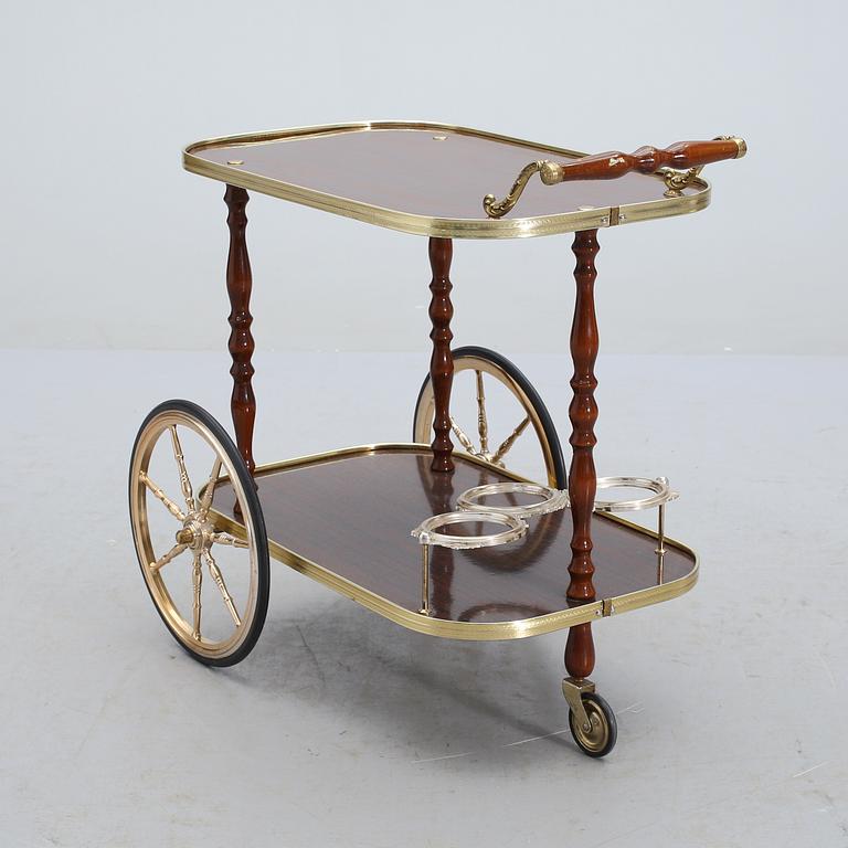 SERVERINGSVAGN, 1900-talets andra hälft.