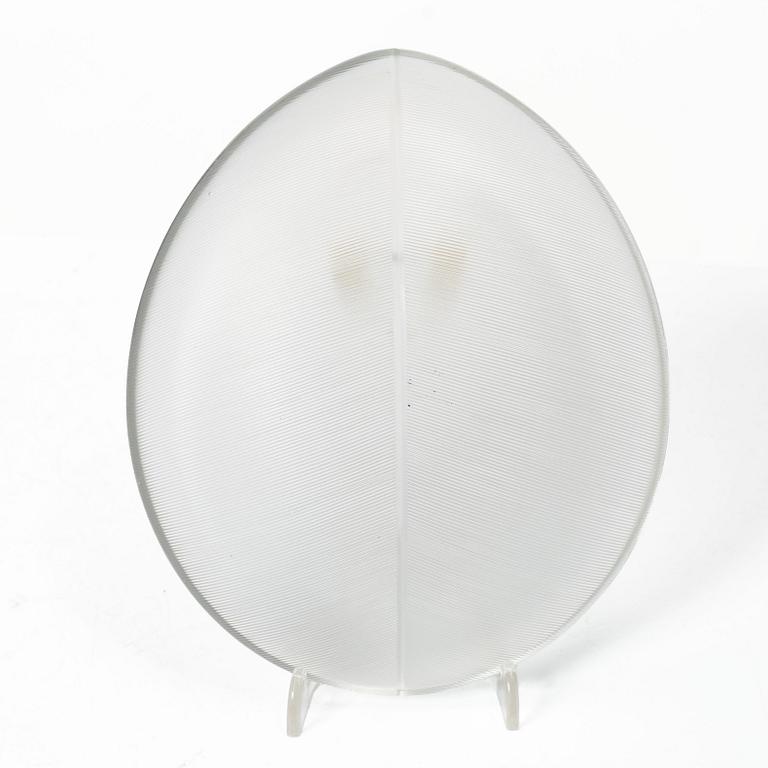 Tapio Wirkkala, Plate, “Lehti”, and bowl, Iittala.
