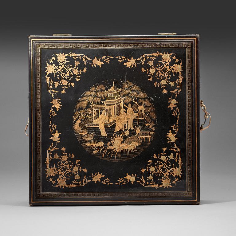 A lacquered box with cover, Qing dynasty, 19th Century.