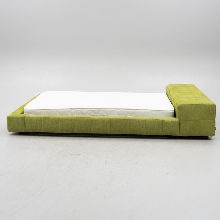 Giuseppe Viganò, a "Squaring" bed, Bonaldo, Italy.