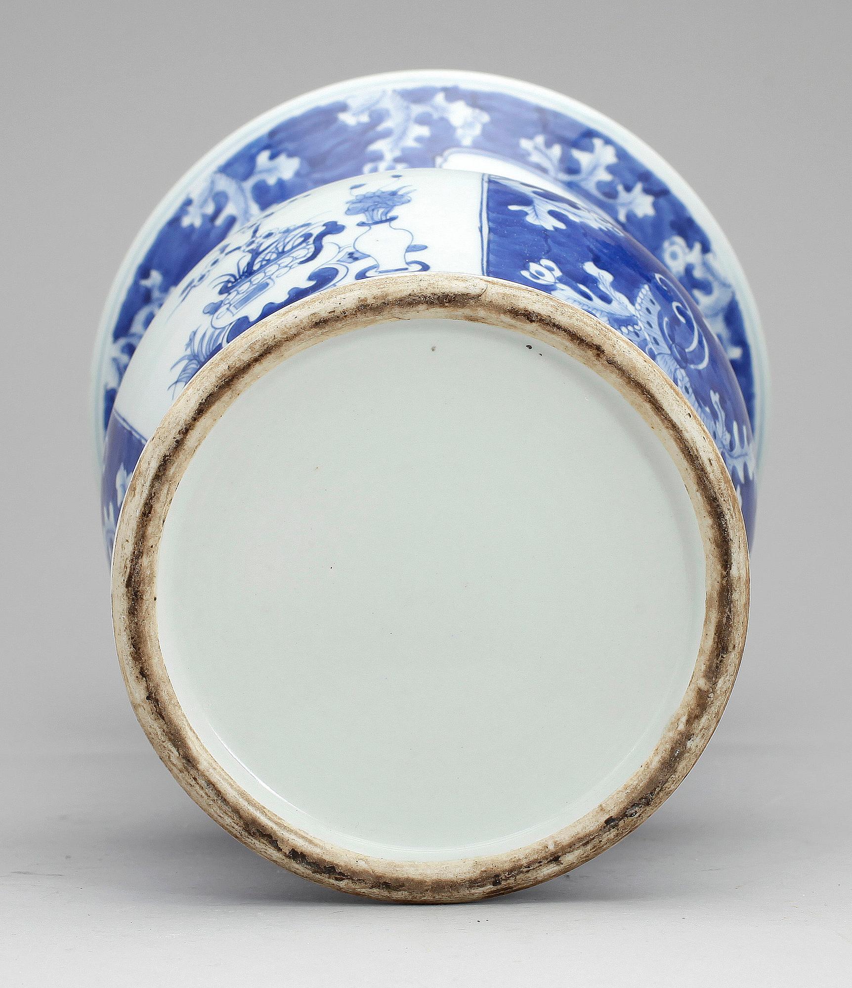 VAS, porslin, Kina, 1900-tal.