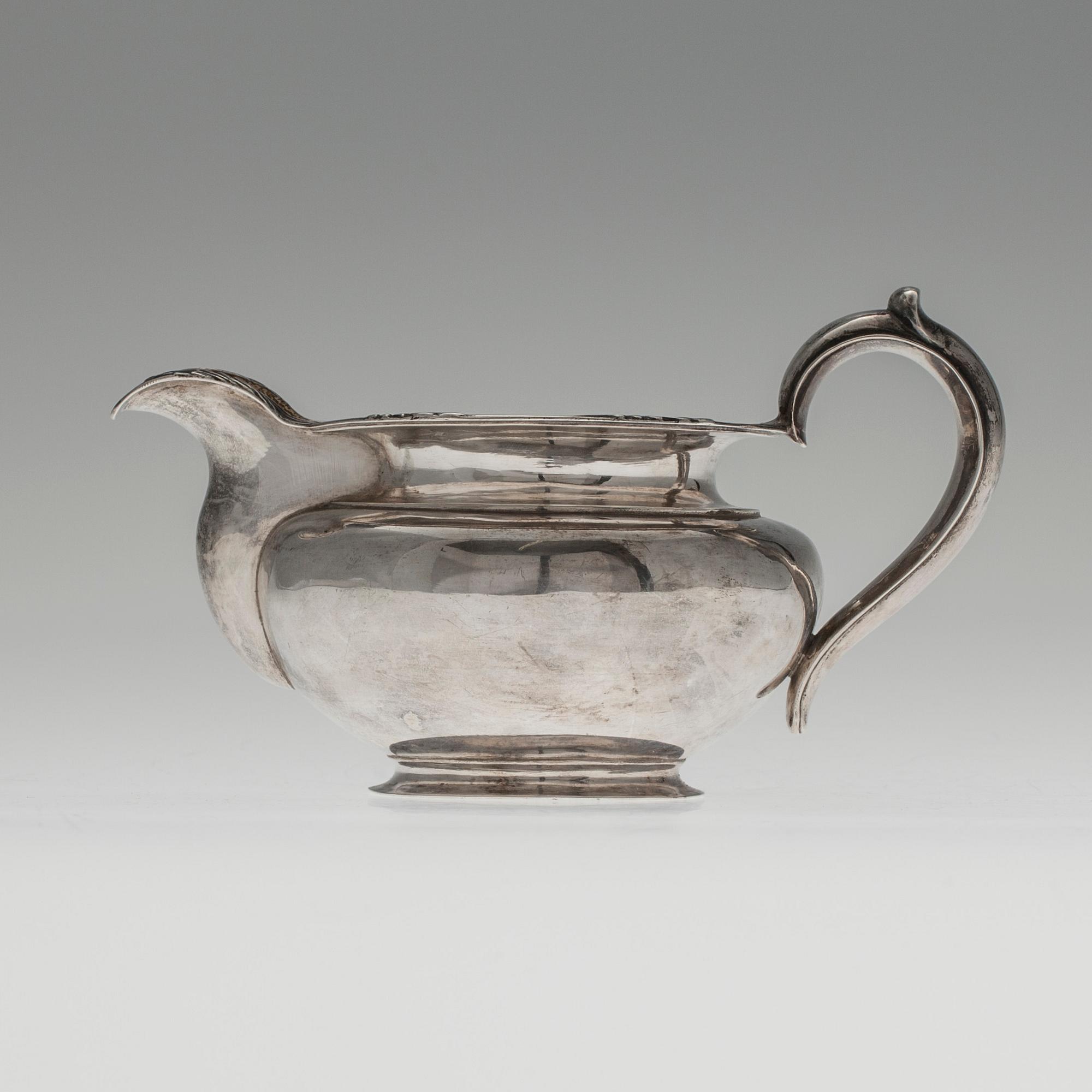 GRÄDDSNÄCKA, silver, kontrollmästarstämpel Dimitry Ilyich Tverskoy, S:t Petersburg 1847. Vikt ca 348,8 g.