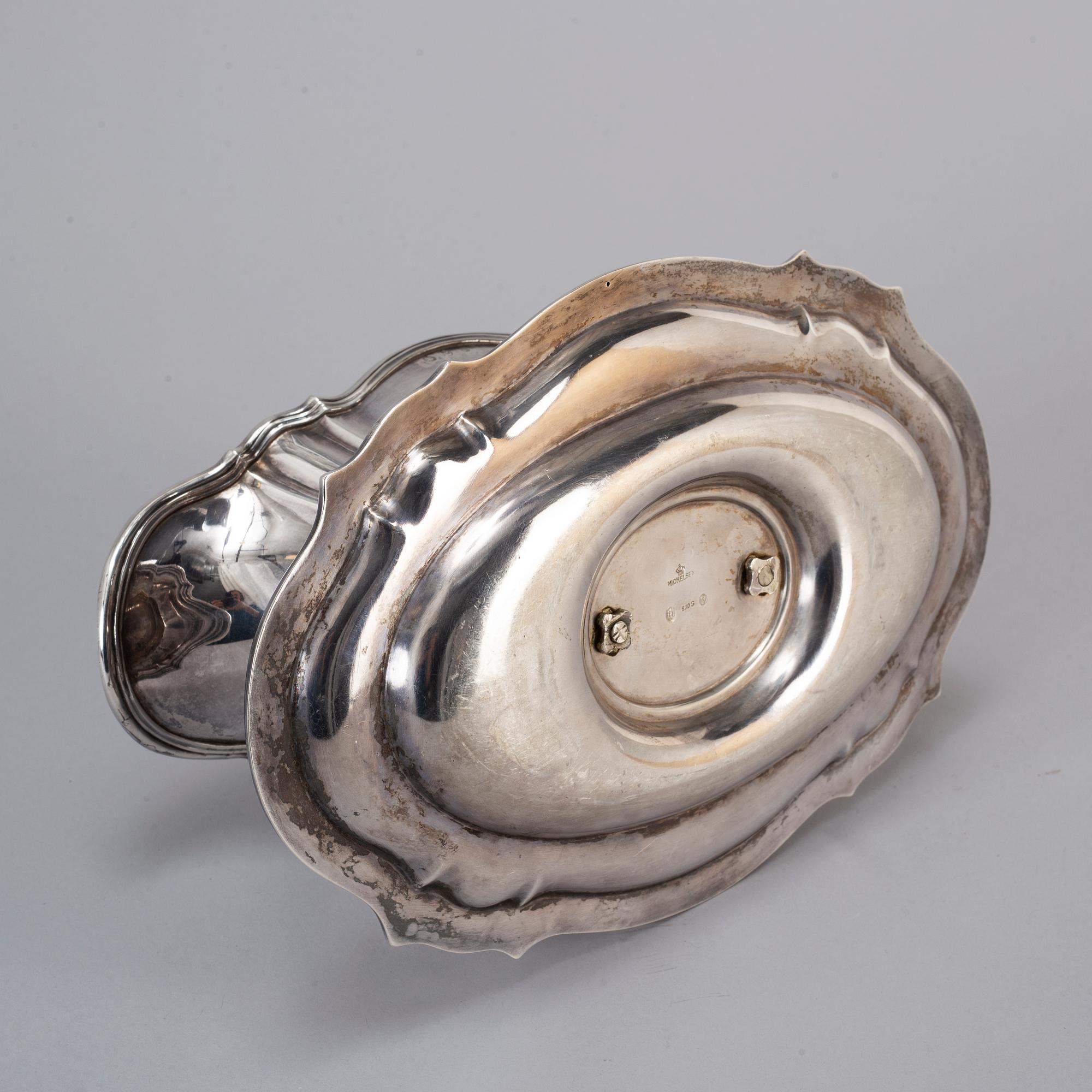 A MICHELSEN, a silver sauce bowl, Copenhagen 1919.