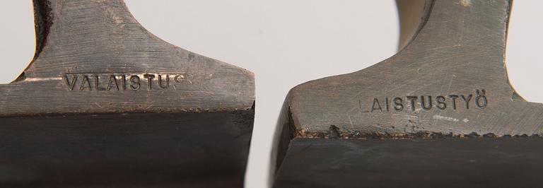 A set of two door handles for Valaistustyö.