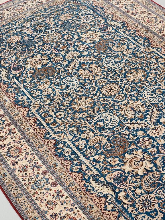 A CARPET, a semi-antique Esfahan/Nain, ca 250 x 169,5 cm (as well as the ends have 2 cm flat weave).