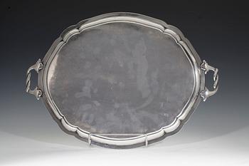 A TRAY, 84 silver. Johan Heinoin St. Petersburg 1874. Measurements 43 x 48 cm. Weight 1350 g.