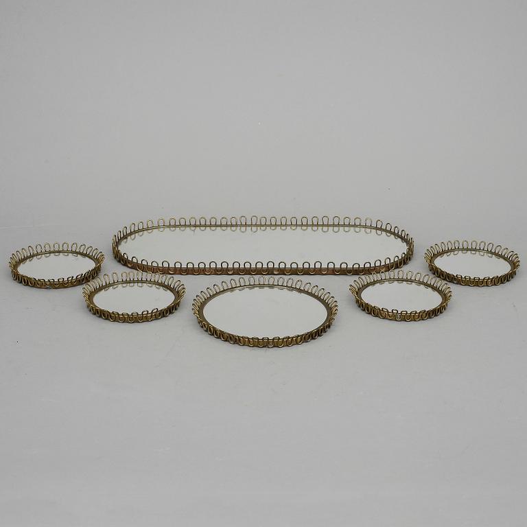 BORDSPLATEAU samt COASTERS, 6 delar, 1900-talets mitt.