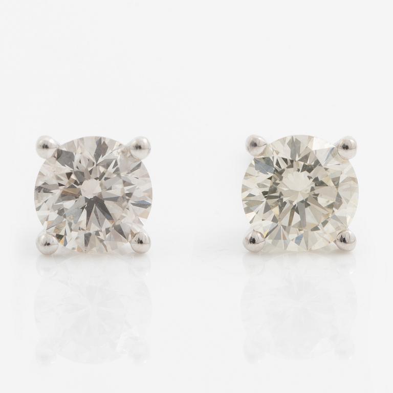 Earrings 18K white gold with brilliant-cut diamonds.