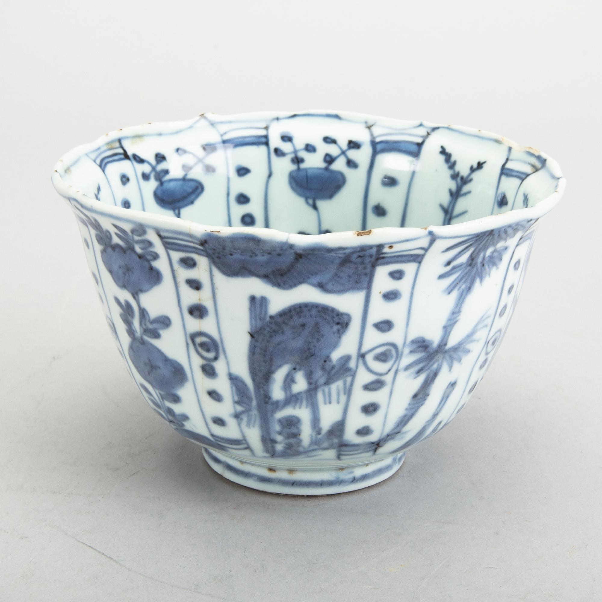 A blue and white bowl, Ming dynasty, Wanli (1572-1620).
