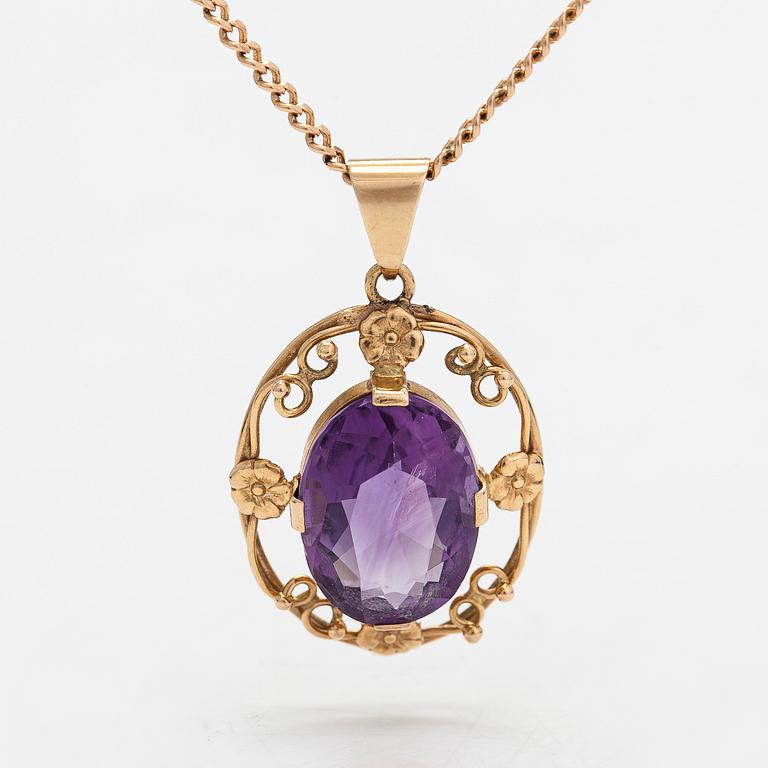 Halsband med hänge, 14K guld och ametist. Finska stämplar.