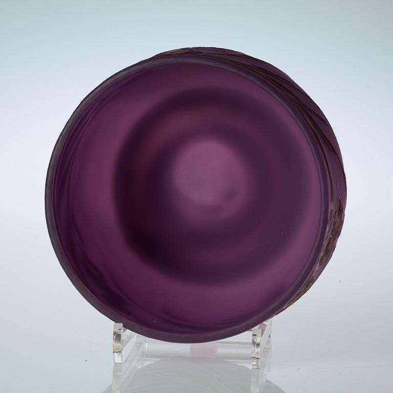 An Axel Enoch Boman Art Nouveau cameo glass bowl, Reijmyre.