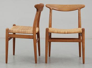 STOLAR, ett par, "W 2", Hans J. Wegner, C M Madsens Fabriker, Danmark.