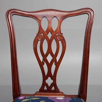 STOLAR, 4 st, och KARMSTOLAR, 2 st, Chippendale, 1900-talets senare hälft.