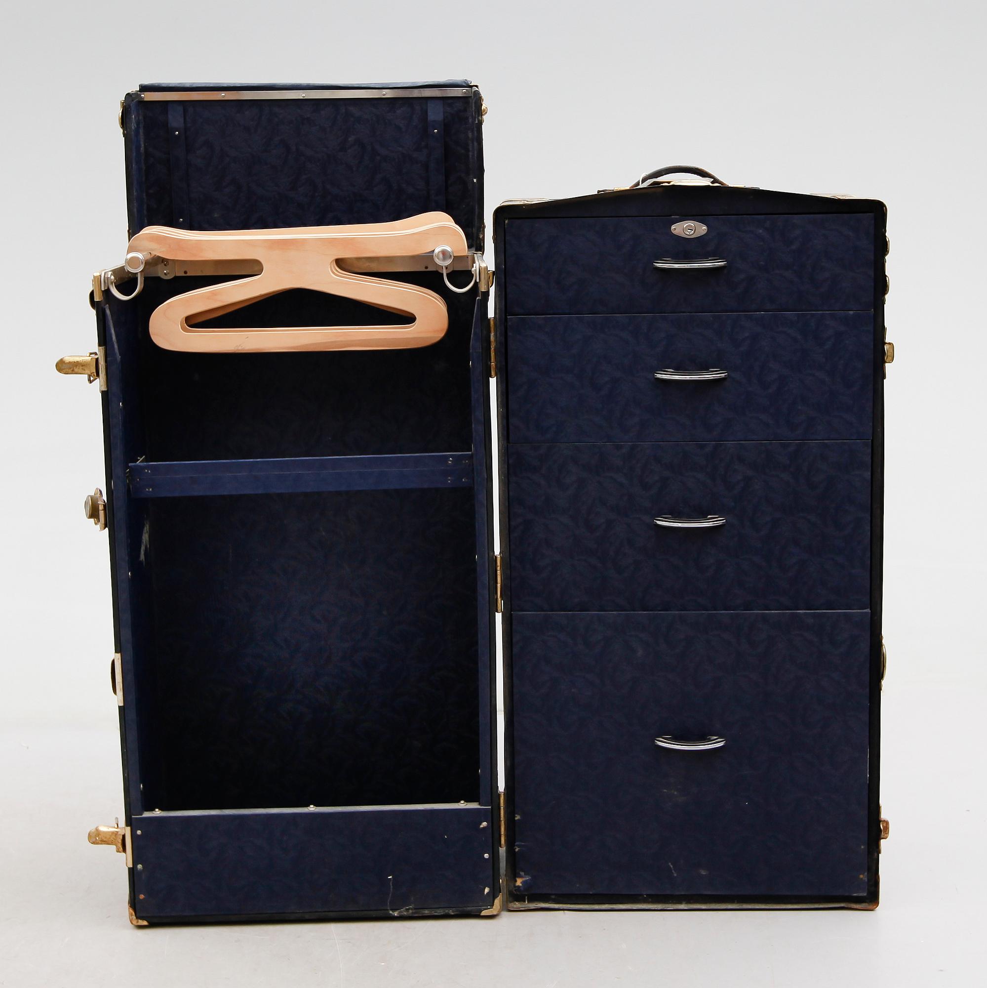 RESEKOFFERT, 1900-talets första hälft.