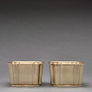 Atelier Borgila, a pair of gilt sterling faceted bowls, Stockholm 1946.