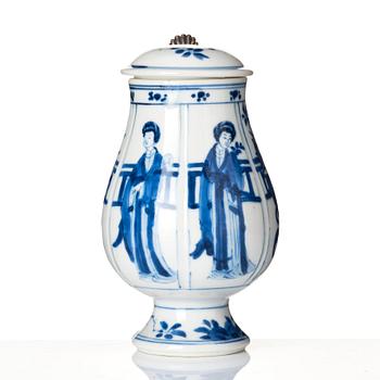 A blue and white mustard pot, Qing dynasty, Kangxi (1662-1722).