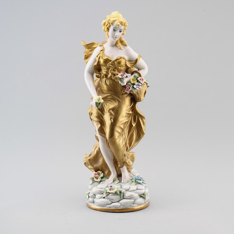 FIGUR, porslin, Italien, 1900-talets andra hälft.