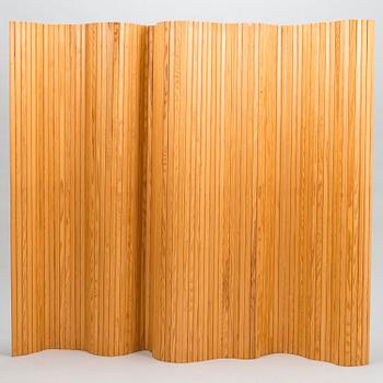ALVAR AALTO, SKÄRM, Artek, 1900-talets slut. Ca 150x200 cm.