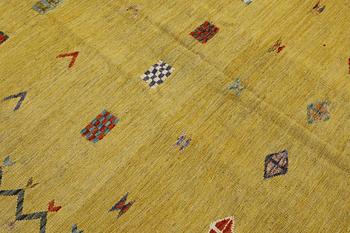 A Kelim carpet, 247 x 177 cm.