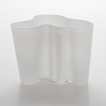 Alvar Aalto, A Savoy Glass Vase, signed Alvar Aalto - 3030.