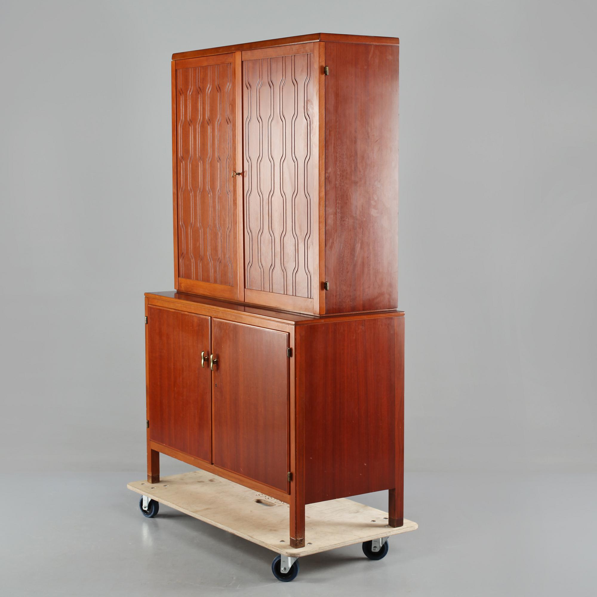 SKÅP, "589-029", David Rosén för Nordiska Kompaniets "FUTURA"-serie, Nyköping, 1950-tal, brickmärkt.