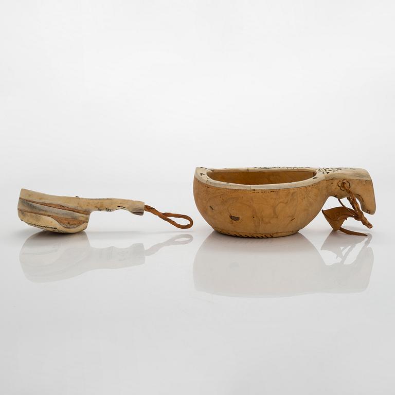 A two piece set of masur birch guksi /cups marked VE, Wilhelm Eriksson, Flakaberg, Sweden.