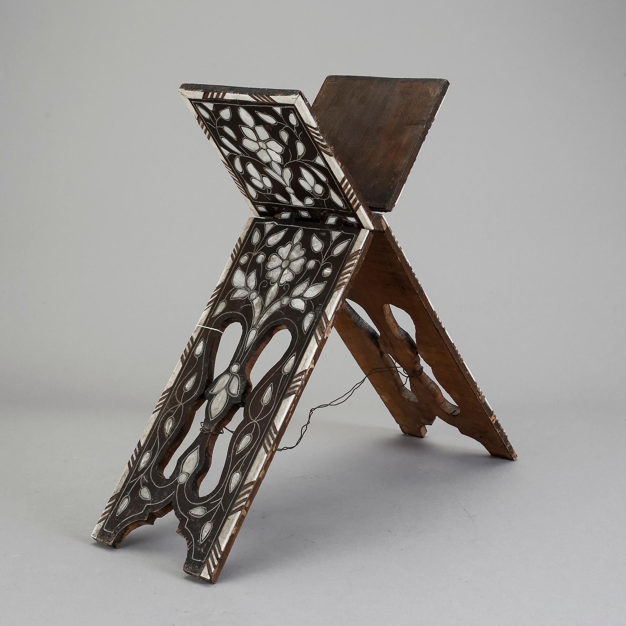 KORANSTÄLL, troligen Syrien, 1800-talets andra hälft.