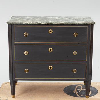 Chest of drawers, Gustavian style, 20th century.