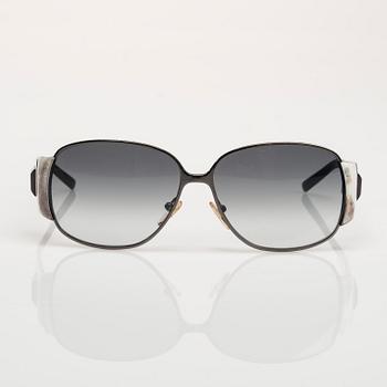 SOLGLASÖGON, Givenchy.