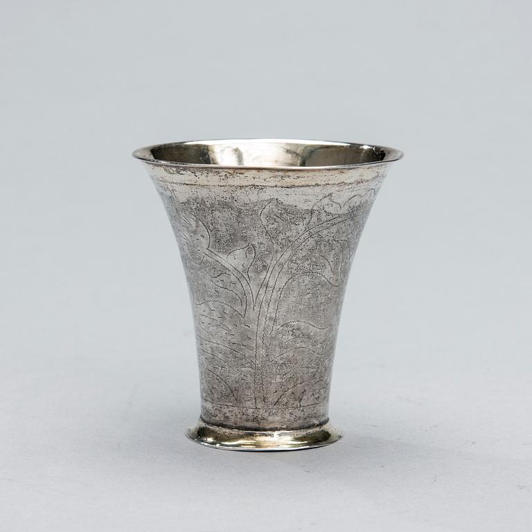 BÄGARE, silver, ATQ Anders Törnqvist d.ä, Åbo ca 1790. Vikt 48,5 g.