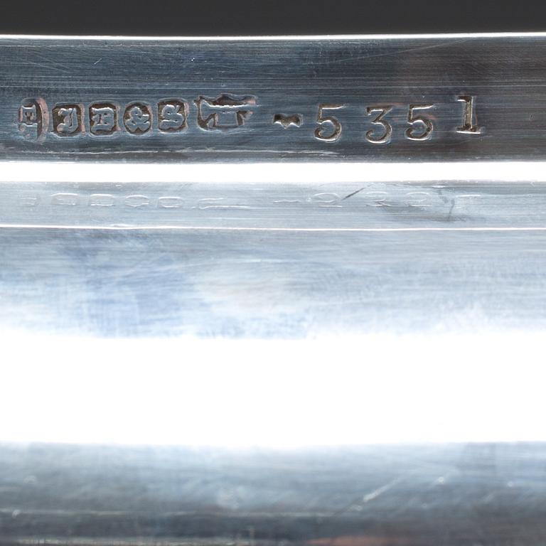 UPPLÄGGNINGSFAT MED LOCK, pläter, England. 1900-tal.