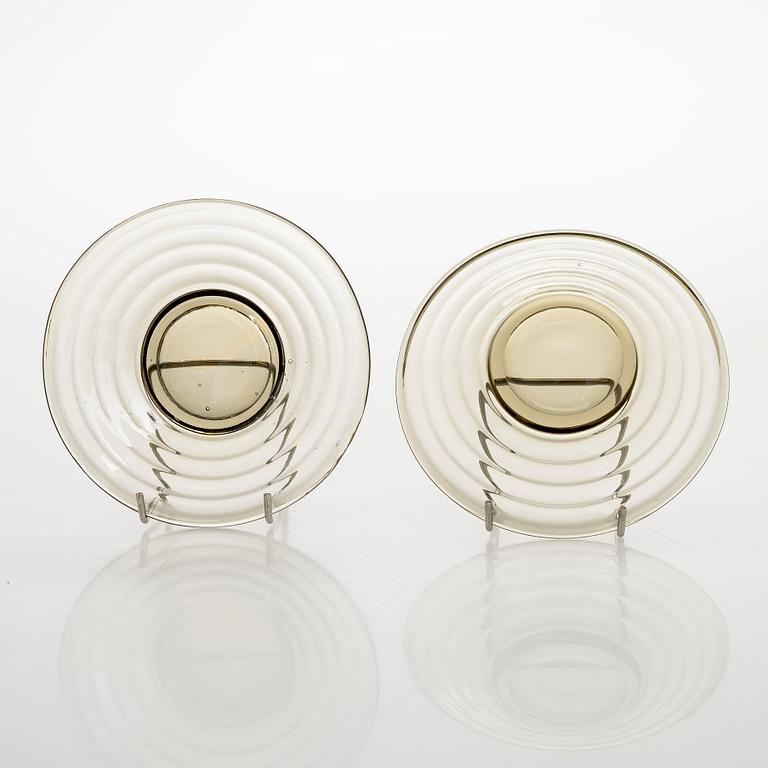 Aino Aalto, juomalaseja, 6 kpl, sekä lautasia, 6 kpl, "Bölgeblick", Karhulan lasitehdas 1930-luku.