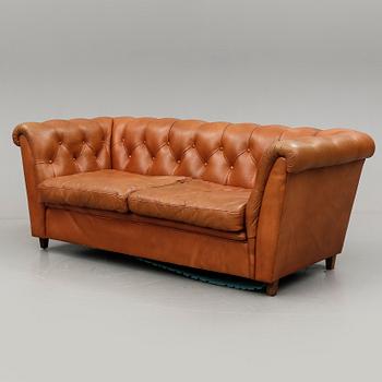 SOFFA, Chesterfield-modell, 1900-talets andra hälft.