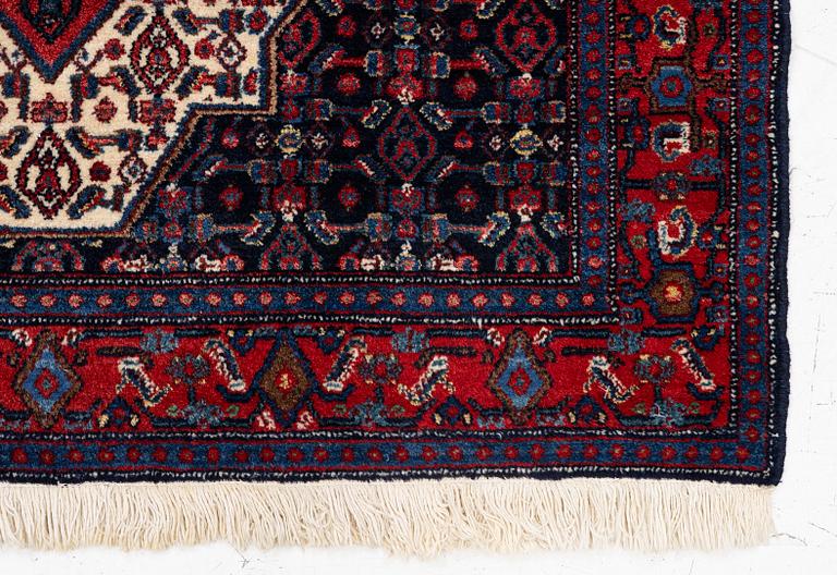 A Senneh rug, c. 160 x 117 cm.