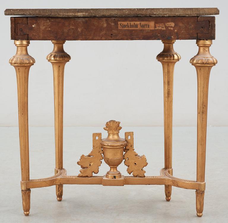 KONSOLBORD. Stockholmsarbete, 1700-talets slut. Gustavianskt.