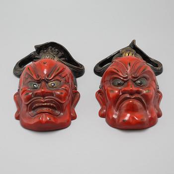 MASKER, 2 st, gjutmassa, Japan, 1900-tal.