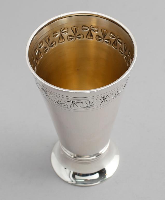 VAS, silver, K Anderson, Stockholm 1908. Vikt ca 213 g.