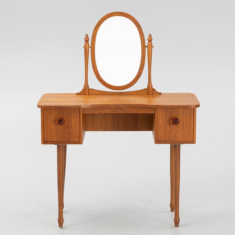 A mid 20th century dressing table.