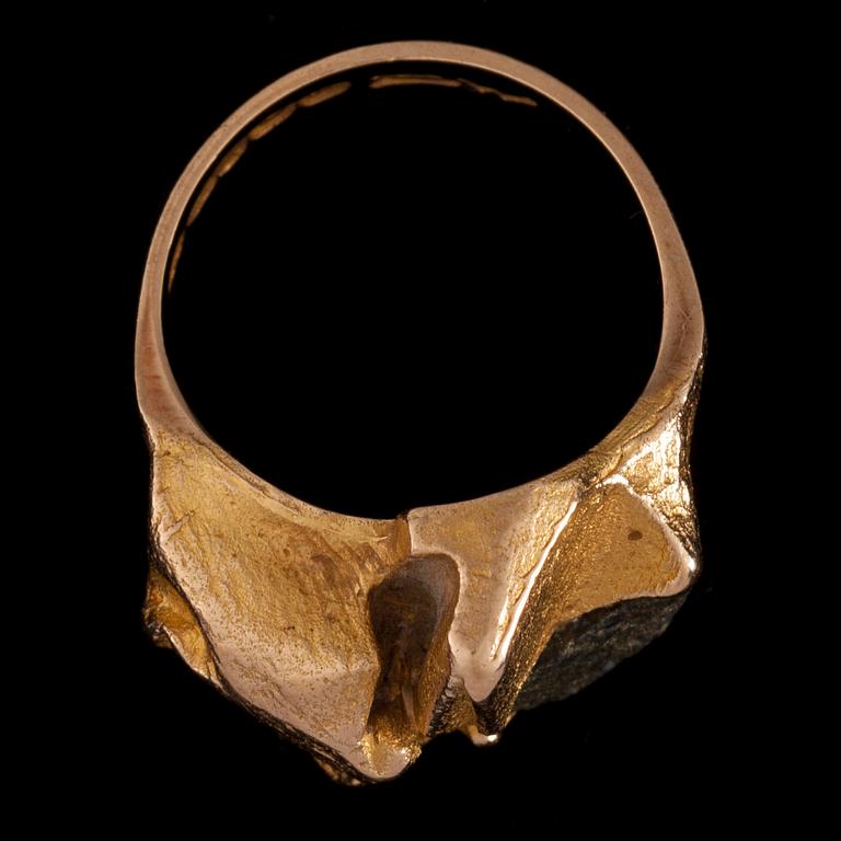 RING, 14K guld, kopparmalm. Björn Weckström, Lapponia 1967. Vikt ca 8,3 g.